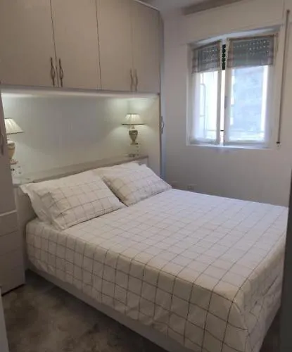 Sommacon House *
